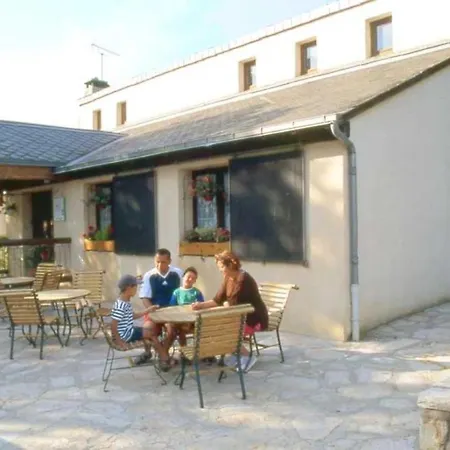 3 Etoiles - Piscine - Eeeggf